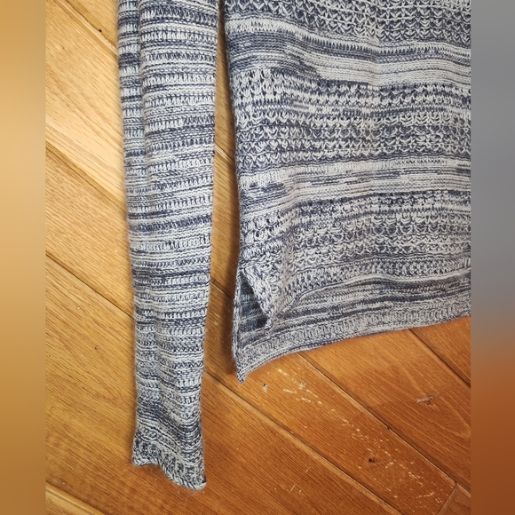 Aeropostale gray and white striped knit long sleeved sweater size Xs - Picture 4 of 11
